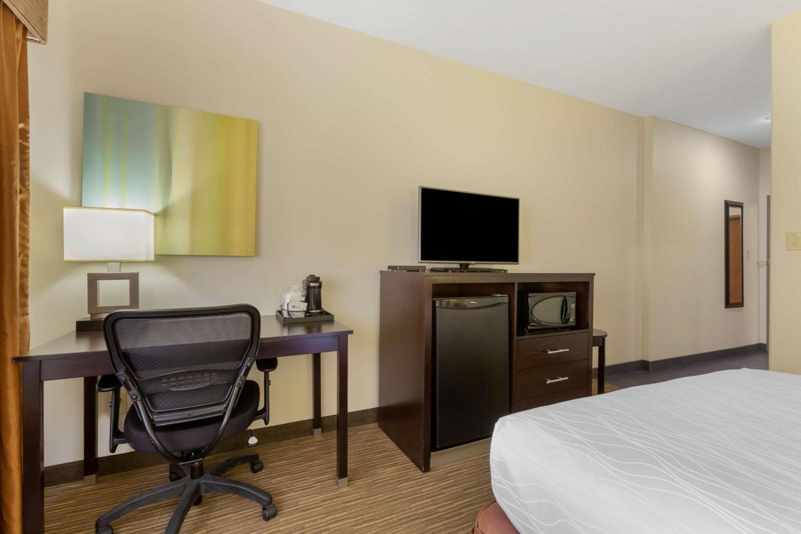 Best Western Plus the Four Corners Inn Main image 1